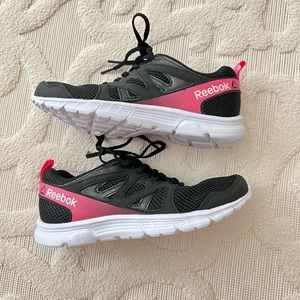 Reebok Womens Black with Pink trims Athletic Sneakers Shoes Size 6.5 Memory Foam